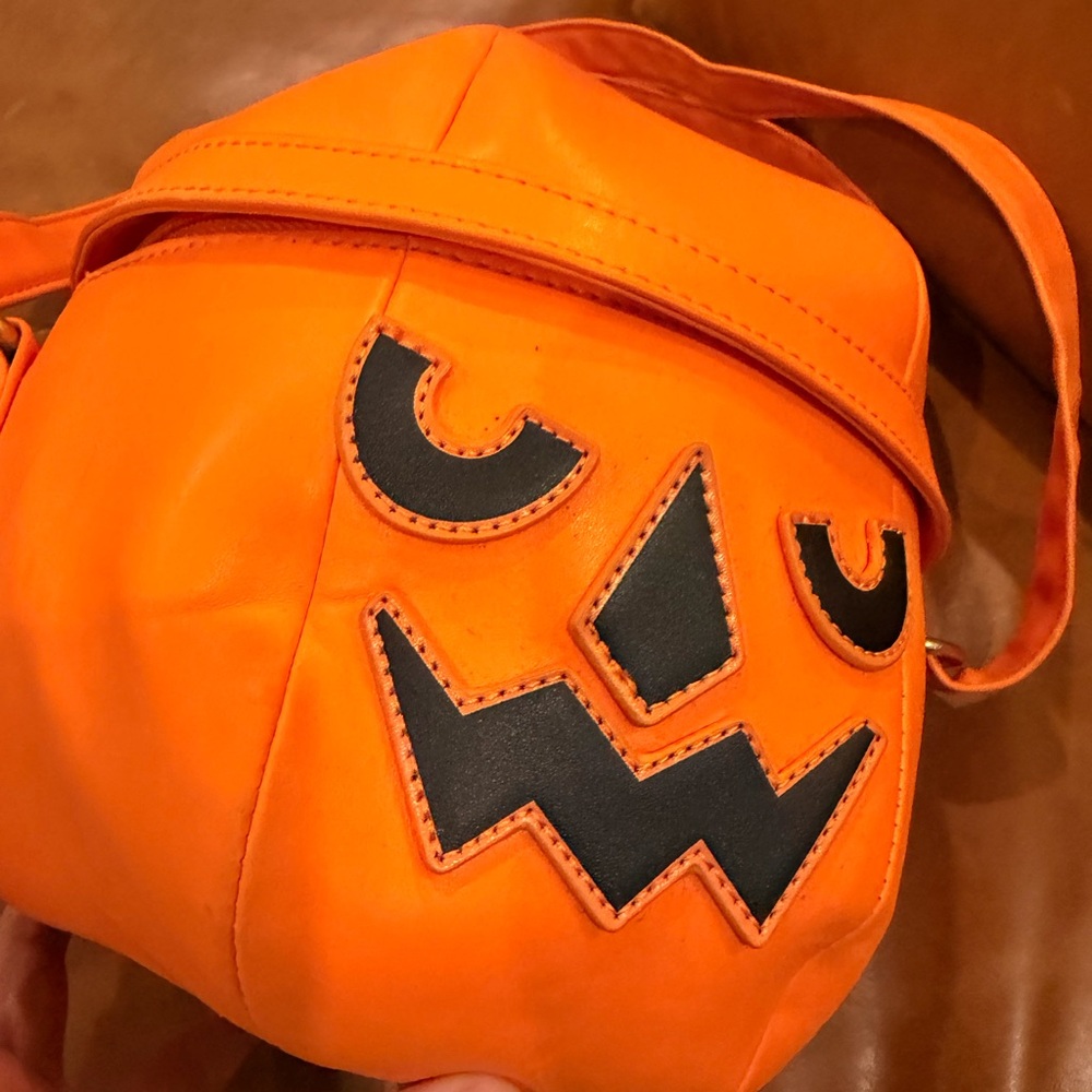 Loungefly Mcdonalds Orange Pumpkin bucket Crossbody Bag - Picture 5 of 8